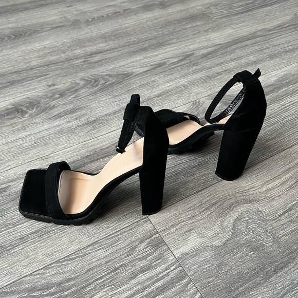 square toe non slip heels 🖤 - Picture 6 of 9